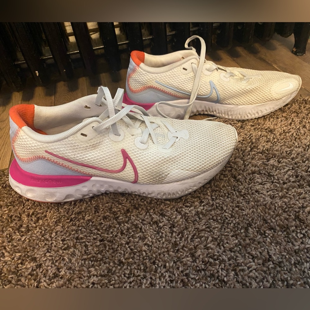 Womens Nike Air Jordan renew run size 9